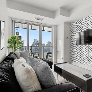 Luxury 2br Downtown Facing Cn Tower Apartment Toronto